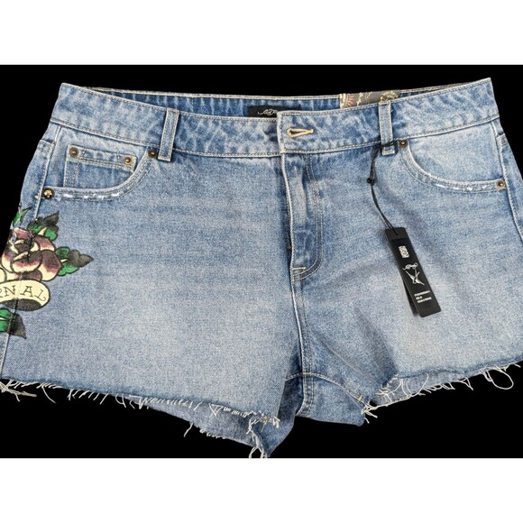 Ed Hardy “Love Etern” Painted Heart Design Denim Cut Off Shorts Women 30 NWT! - Picture 1 of 12